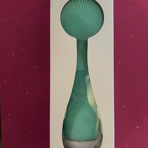 PMD Clean Smart Facial Cleansing Device with Silicone Brush & Anti-Aging...